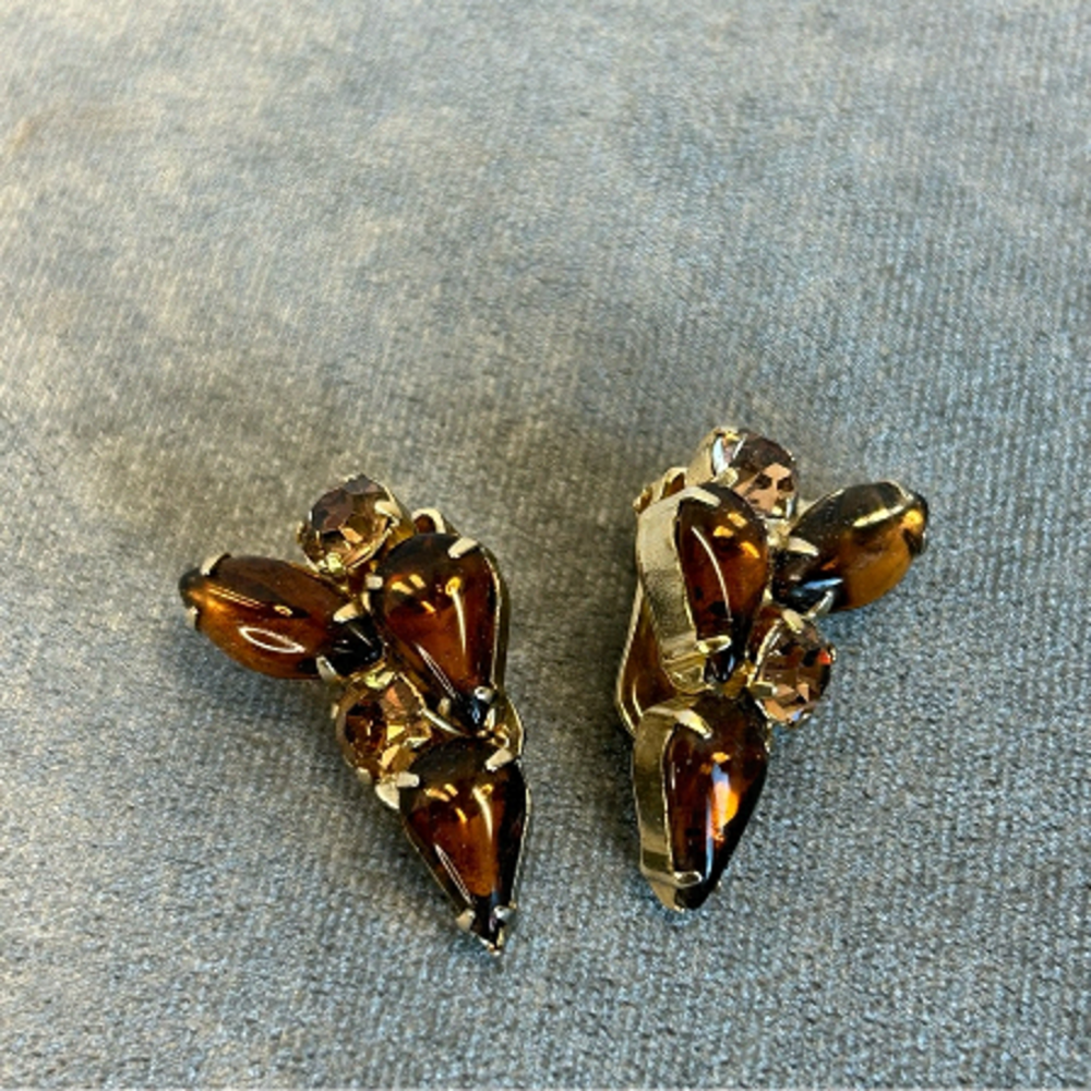 AMBER brown coloured crystal rhinestone glass clip on earings